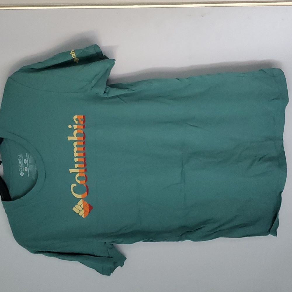 Columbia tshirt size M